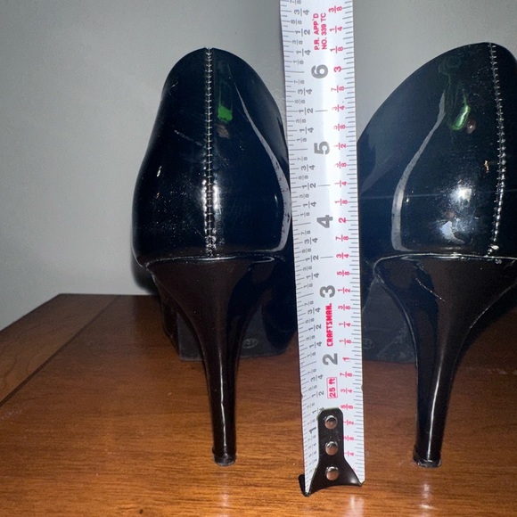 Chelsea Moreland Black Heels - Picture 3 of 6
